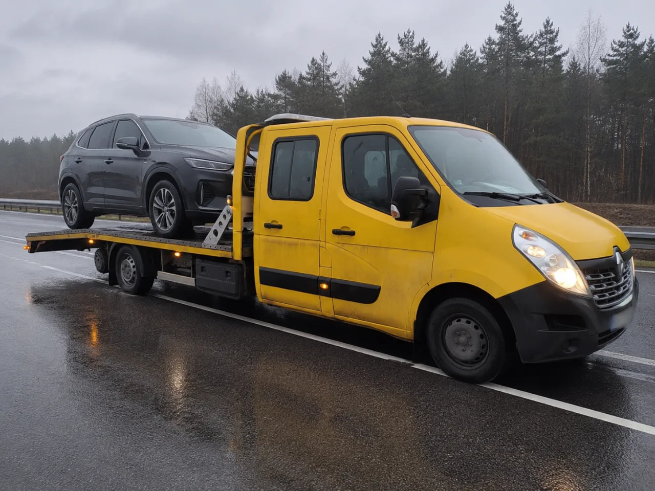 Holowanie SUV-a na lawecie – Ostrołęka