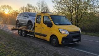 Laweta z SUV-em o wschodzie słońca – Ostrołęka